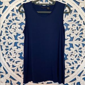 Beautiful blue Tahari tank